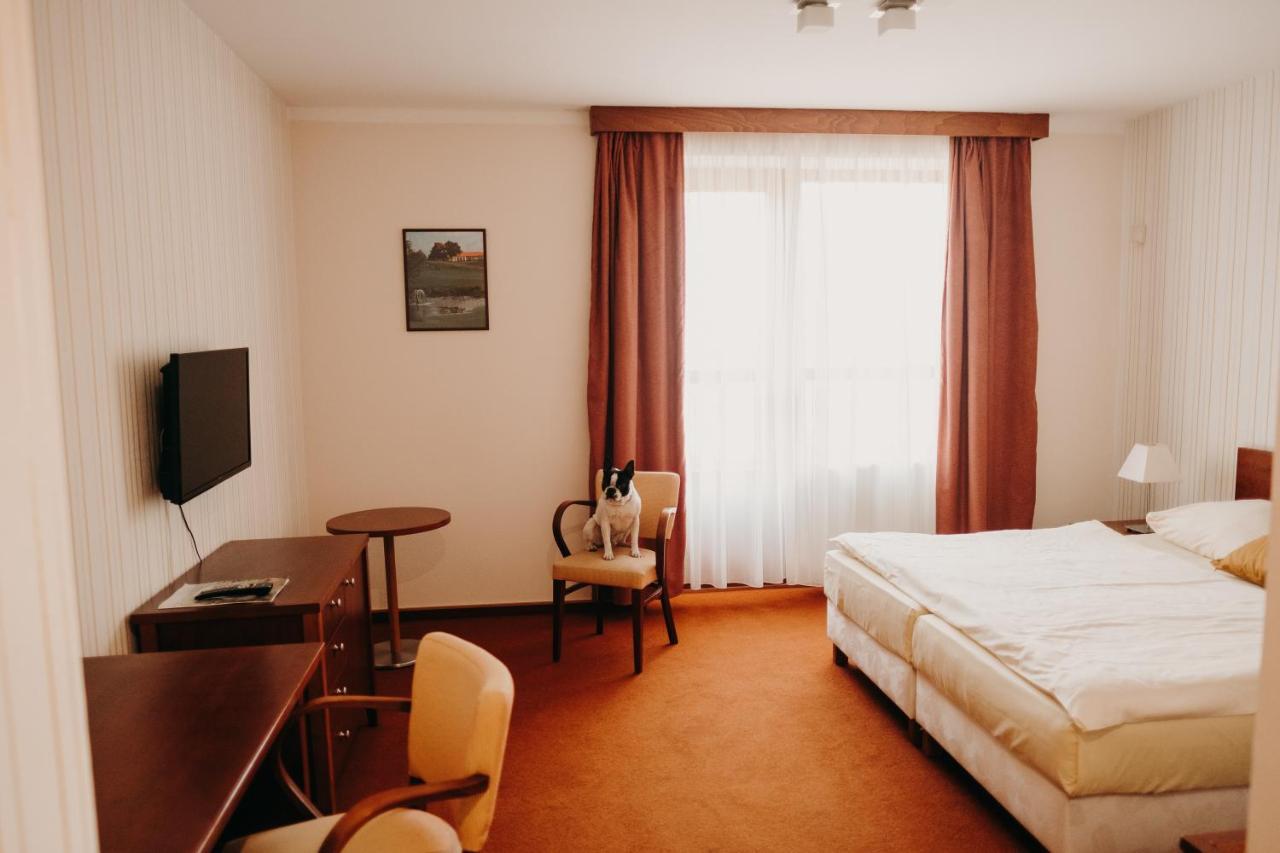 Golf Hotel Austerlitz Extérieur photo