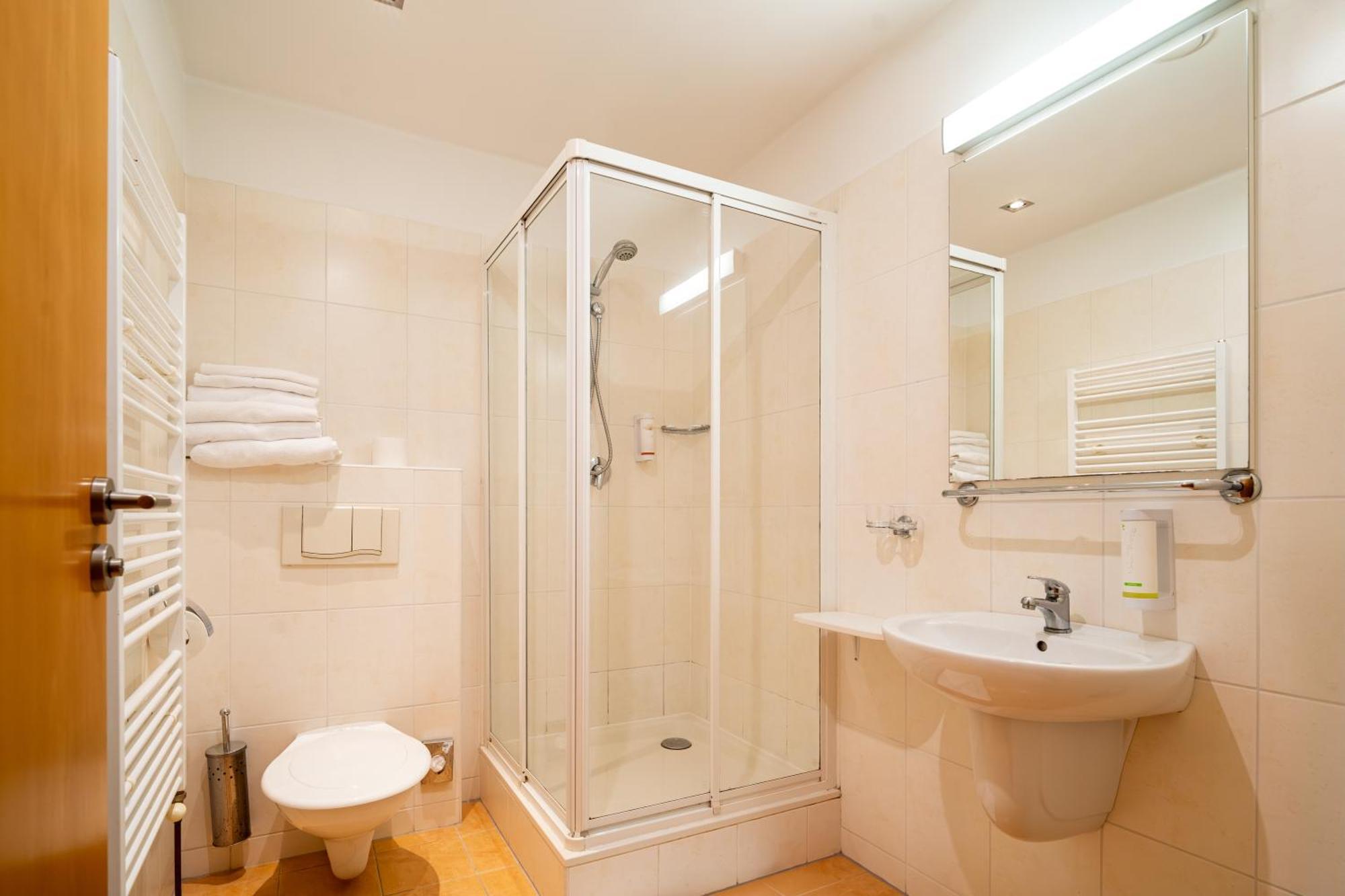 Golf Hotel Austerlitz Extérieur photo