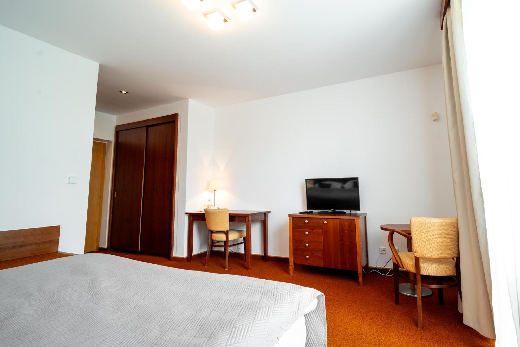Golf Hotel Austerlitz Extérieur photo